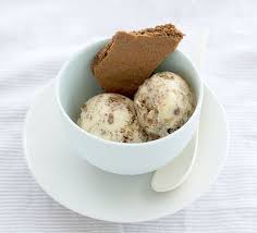 Lemon Speculoos Ice Cream With Ale Poached Peaches Malaga Eis Niederlandisches Essen Eis Selber Machen