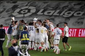 Ramos mengalami kesakitan pada bagian pergelangan kakinya. Laga Penutup Liga Spanyol Tentukan Degradasi Dan Liga Eropa Republika Online