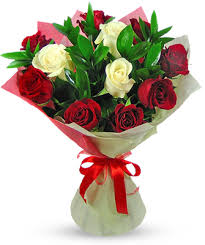 Composto da 12 sublimi rose bianche, simbolo di amore puro e delicatezza e accompagnato da uno speciale bigliettino d'auguri, questo mazzo di fiori. Download Bookey Png Mazzo Di Rose Rosse E Bianche Full Size Png Image Pngkit