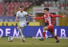 Fotbal je hra nádherná, v mnoha evropských ligách a při různých mistrovstvích se nám na hřišti představují ti nejlepší hráči, ty nejlepší týmy a nejlepší trenéři. AudienÅ£e Derby Ul Dinamo Fcsb Un Milion De Oameni Pe Trei Posturi Pro Tv Si Kanal D BÄtaie Pentru Primul Loc