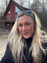 Showed this cool Treehouse today! So unique 🏡