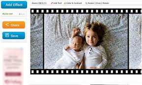 Utilizzale per aggiungere un contrasto alle foto con immagini di sfondo e texture o sperimenta con i colori e con lo spazio per valorizzare i layout e guidare lo sguardo di chi vedrà le tue foto. 5 Siti Per Aggiungere L Effetto Pellicola Alle Tue Foto Online Creagratis Com