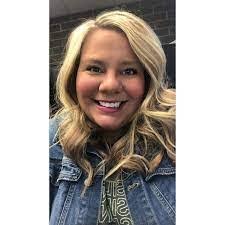 Tracey Noe's Instagram, Twitter & Facebook