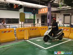 The site owner hides the web page description. 6æœˆèµ·æ‹¿æ©Ÿè»Šé§•ç…§è®Šé›£ æ–°å¢žç›´è§'è½‰å½Žç­‰4é …è€ƒç§' Yahooå¥‡æ'©æ—…éŠ