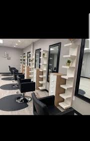 15 Ideas For A Stylish Beauty Salon Salon Interior Design Salon Interior Beauty Salon Decor Salon Interior Salon Interior Design Beauty Salon Decor
