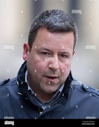 Motoring giornalista Richard Meaden lascia dopo dando prova in un processo  di Matteo Cobden a Winchester Crown Court. Signor Cobden è caricato con  causando la morte per guida pericolosa in connessione con