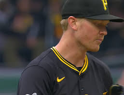 Cincinnati Reds 4 Cards 3 Elly De La Cruz reached base four more times,  including an 8th inning walk that led to him scoring the go ahead run as  the Reds beat