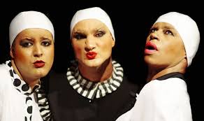 Espetáculo A Noite das Mal Dormidas dá início a apresentações do Projeto  Teatro em Movimento