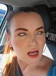 Jodi Hedrick's Instagram, Twitter & Facebook