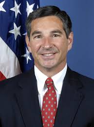 Robert Clifford's Instagram, Twitter & Facebook