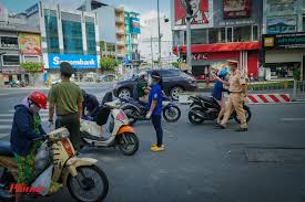 Thứ hai, 14/6/2021 08:51 (gmt+7) 08:51 14/6/2021 tôi đề nghị tiếp tục giãn cách xã hội toàn thành phố theo chỉ thị 15 thêm 2 tuần nữa, chủ tịch ubnd tp.hcm nguyễn thành phong kết luận tại cuộc họp sáng 14/6. Wu33epc4qmbyam