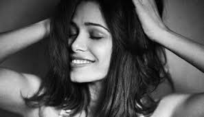 Frieda Pinto engaged to Cory Tran