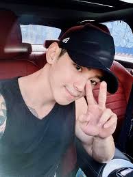 Hot boy gây xôn xao với ảnh căn cước công dân lung linh, hóa ra là người  quen của Người Ấy Là Ai!