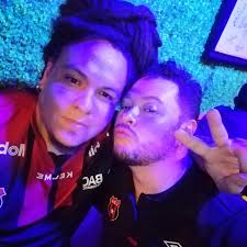 Ayer finalizamos la grabación del video de Eterna! Este proyecto busca  cantarle a lo positivo, la espiritualidad, queremos recuperar la buena  música, cansados de tanta letra basura que nuestros jóvenes escuchan!  Eterna: