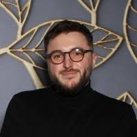 100+ profiluri „Patrick”