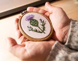 Make a row of hand embroidery stitch lessons with step by step illustrations, patterns, projects and a bit of history. Scottish Thistle Cross Stitch Pattern