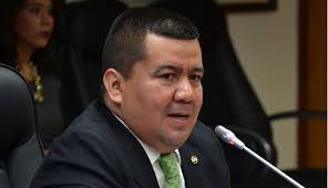 Diputado López Cardoza defiende elección de Ramón Iván García