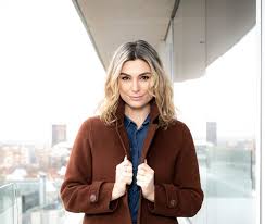 Evi hanssen ziet haar twee zonen scout en mac heel graag. Evi Hanssen Ik Wil Mijn Eigen Koers Varen