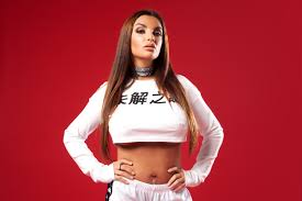 Elettra Lamborghini retorna ao Brasil após BBB e vira cantora após  estudar música por 3 anos | Música | G1