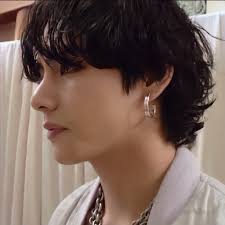 Bts two block hairstyles so i was scrolling thr. Bts V News A Twitter Naver 201028 2nd Fringe Hairstyle Article Please Still Give A Like On Repeat Articles British Guardian Btsv S Fringe Hairstyle Is Beautifully Digested Https T Co Plqum5jieh Https T Co Zg4ulvcwgl