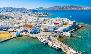 También en la península calcídica, al norte de grecia, son muy populares las playas por sus aguas azuladas y cristalinas. Que Ver En Mykonos Grecia 10 Lugares Imprescindibles Y Con Encanto