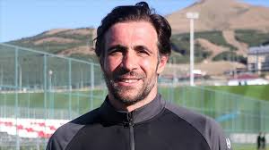 Sultanbeyli birleşik esnaf ve sanatkarlar odası başkanı. Hatayspor Teknik Direktoru Omer Erdogan Super Lig Icin Heyecanli