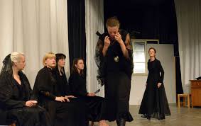 García lorca, entstanden 1933 36, uraufführung am 8. Premiere Im Klever Xox Theater Mit Garcia Lorca