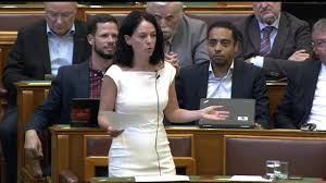 (szabó tímea a párbeszéd magyarországért párt társelnöke, országgyűlési képviselő). Szabo Timea Reakciom Orban Viktor Felszolalasara Parbeszed