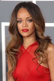 Rihanna Wavy Light Brown All Over Highlights Ombre Hairstyle Steal Her Style Hair Styles Balayage Hair Hair Color Balayage