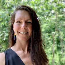 Amanda Wray's Instagram, Twitter & Facebook