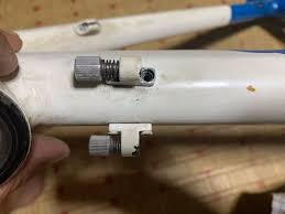 アルミ製ロードバイクフレームの修理 ワイヤーガイドのリベット打ち替え リベット打ち 修理 リベット