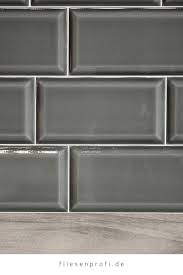 Metro Fliese Krakeliert Kuche Bad Craquele Krakelee Dunkelgrau Grun Glanzend 10x20cm Facettenfliese Metro Fliesen Fliesen Badfliesen Holzoptik