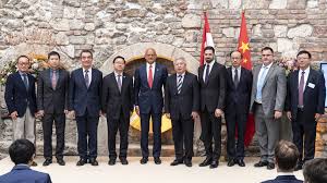 A fudan hungary egyetem előkészítését lehetővé tevő stratégiai együttműködési megállapodást a fudan egyetem érkezése a kormány szerint nem veszélyezteti a projektet, az urbanisztikai tervek. Index Belfold 2024 Ben Megnyilhat A Sanghaji Fudan Egyetem Budapesti Campusa