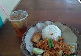 Find many restaurants delivering your favourite food to your doorstep! Nikmatnya Ayam Geprek Kirichick Bangkitkan Selera Makan Anda Kabarsubang