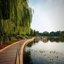 Founded in 1972, chicago botanic garden is located in glencoe, ill., and is a public garden and center for learning and scientific research. The Best Places To Picnic And Where To Get Your Picnic Food On Chicago S North Shore