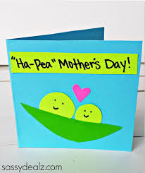 Birthday Card For Mother By Kids Have Your Kids Make Two Little Peas In A Pod For A Mother S Day Card It Says Ha Pea Moth Birthday Cards For Mom Diy Mother S Day Crafts Mothers Day Card Kids