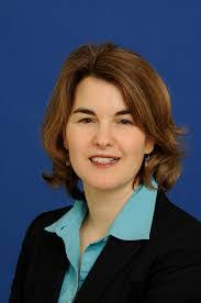 Karen Eckes's Instagram, Twitter & Facebook