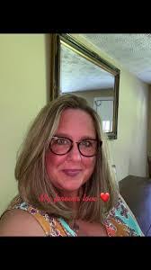 Bobbi Collins's Instagram, Twitter & Facebook