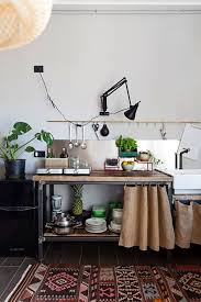 20 Inspirations Pour Habiller Ses Meubles De Cuisine Avec Des Rideaux Meuble Cuisine Mobilier De Salon Meuble Bas Cuisine