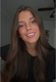 Kelli Rush's Instagram, Twitter & Facebook