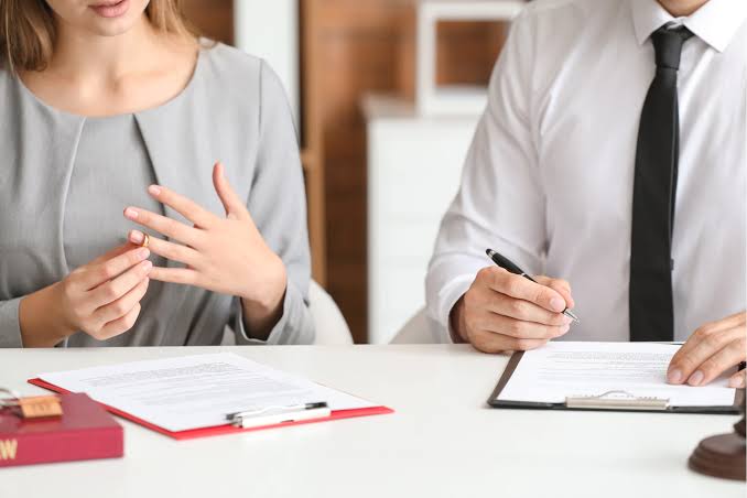 Best Divorce Lawyer in North Delhi | Law Firms Delhi