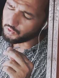 Discover the Emotive Lyrics of 'Aa Kahin Door'