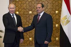 Putin height is 157 cm including extra height from thick platform of his shoes. Putin Visits Egypt In Sign Of Closer Ties