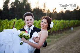 Yifan enjoys graphic design, classical piano, making soup, and wedding photography. Wedding Photographers In Albany Oregon Linn County