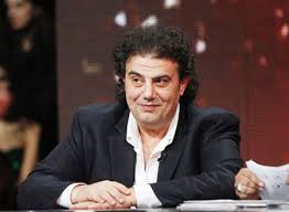 الشذوذ سبب اعتقال الملحن اللبناني سمير صفير بالسعودية وصور قاسم سليماني تملأ الجامع الأموي بدمشق. Ø³Ù…ÙŠØ± ØµÙÙŠØ± ÙŠÙ‚Ø¶ÙŠ Ù„ÙŠÙ„Ø© Ù‡Ø§Ù„ÙˆÙŠÙ† Ù…Ø±Ø¹Ø¨Ø© Ù…Ø¹ Ø²ÙˆØ¬ØªÙ‡ ÙÙŠ Ù„Ù†Ø¯Ù† ØµÙˆØ±