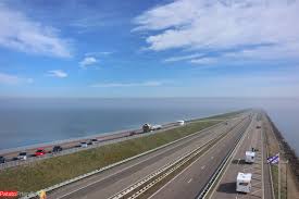 A 100 metri dalla spiaggia, sul corso bafile la principale arteria di jesolo che raccoglie una serie ininterrotta di locali, bar. Cosa Vedere In Olanda Afsluitdijk Wadden Center E La Diga Piu Grande