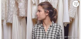 Robe de mariée et manteau blanc carven chez maria luisa mariage. Laure De Sagazan La Creatrice De Robes De Mariee Nous Ouvre Son Atelier Terrafemina