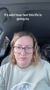 Amanda Crecelius's Instagram, Twitter & Facebook