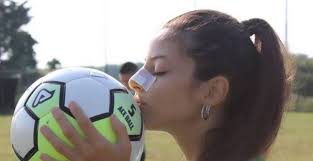 La testata, il sangue e l'ambulanza: attimi di paura per Stefania Favole  durante Alba Bra-Rivese