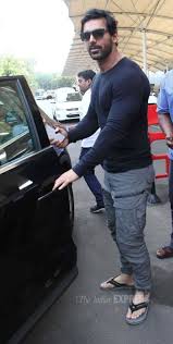 Urban Style John Abraham Body John Abraham Male Feet